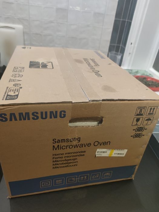 Kuchenka mikrofalowa SAMSUNG MS23F301TFK
