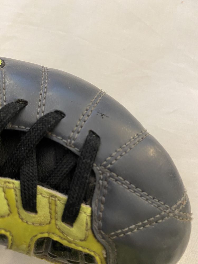 Nike футбольные бутсы 28 размера