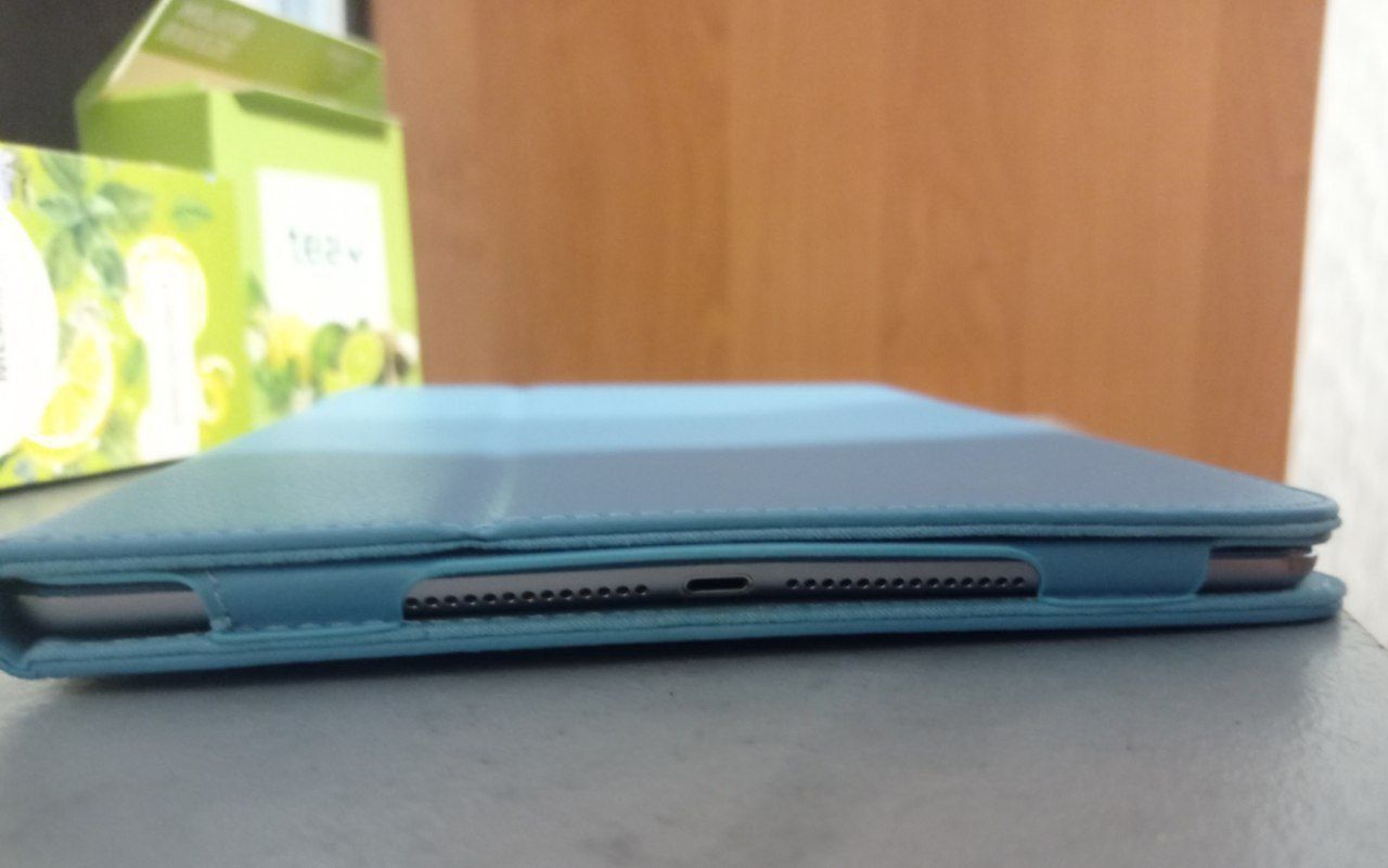 Комплект ipad air 2 + чохол + зарядка