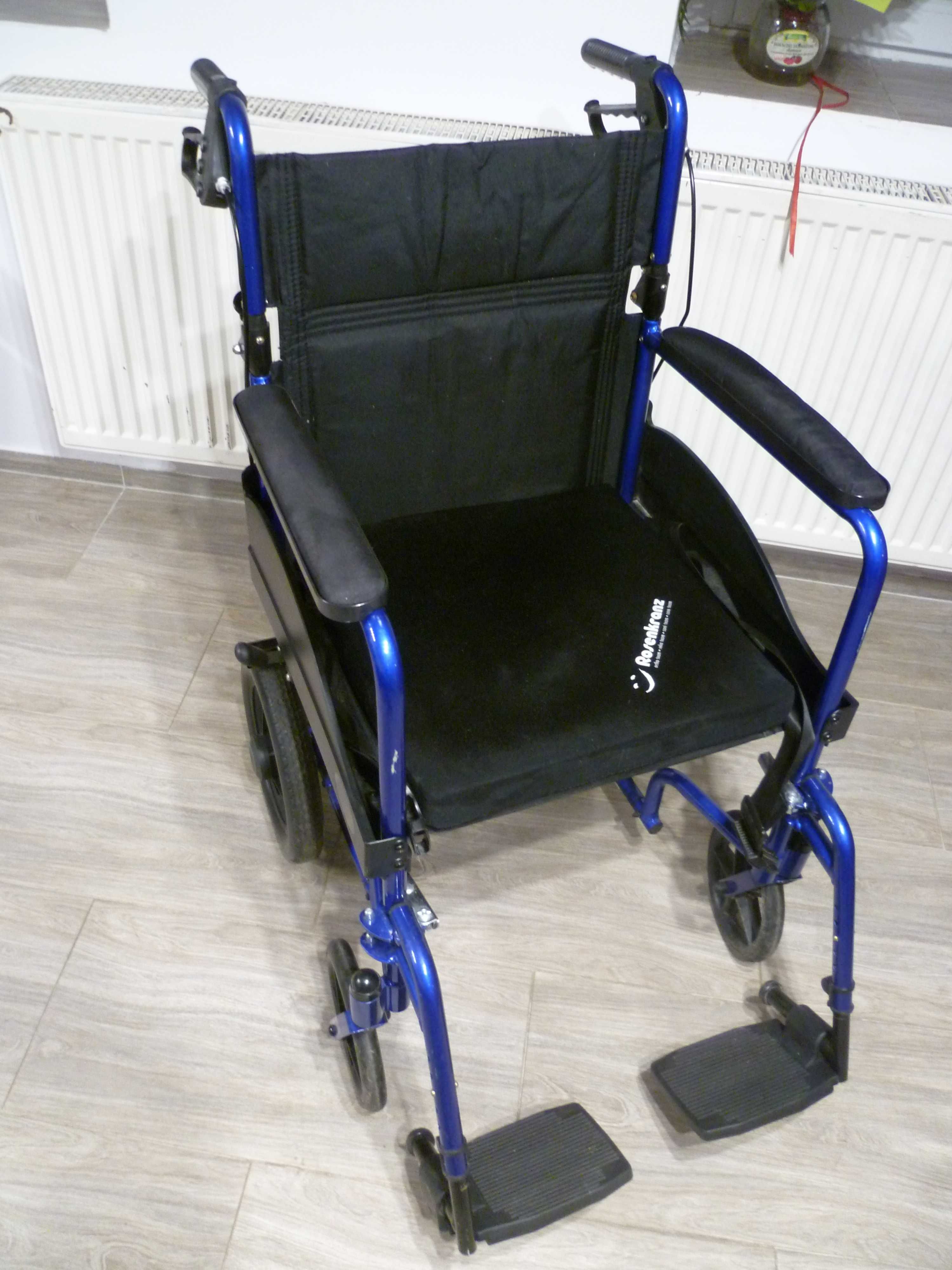 Kompaktowy wózek transportowy inwalidzki Drive 130 kg poducha