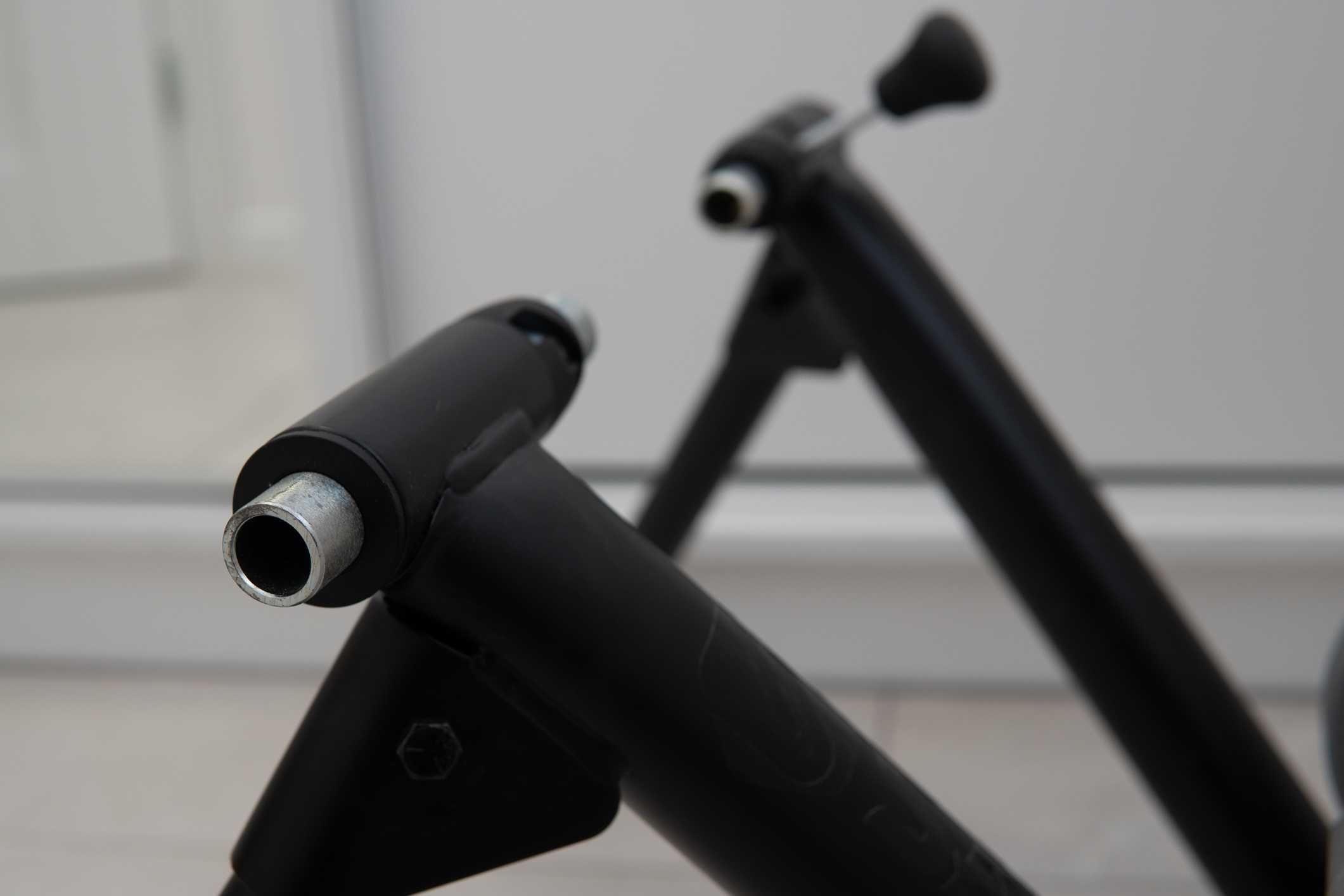 Saris fluid 2 trenażer rowerowy kompatybilny ze zwift