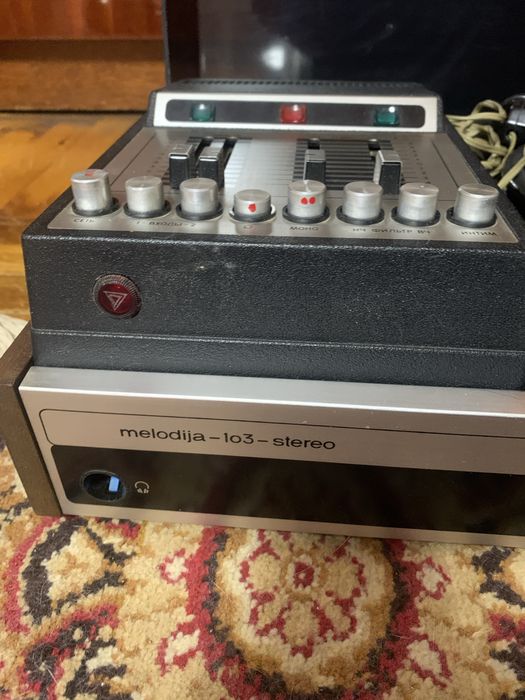 Проигрыватель пластинок melodija 103 stereo