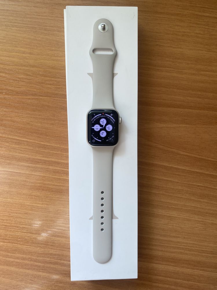 Apple watch SE 2 gen 41 mm  starlight