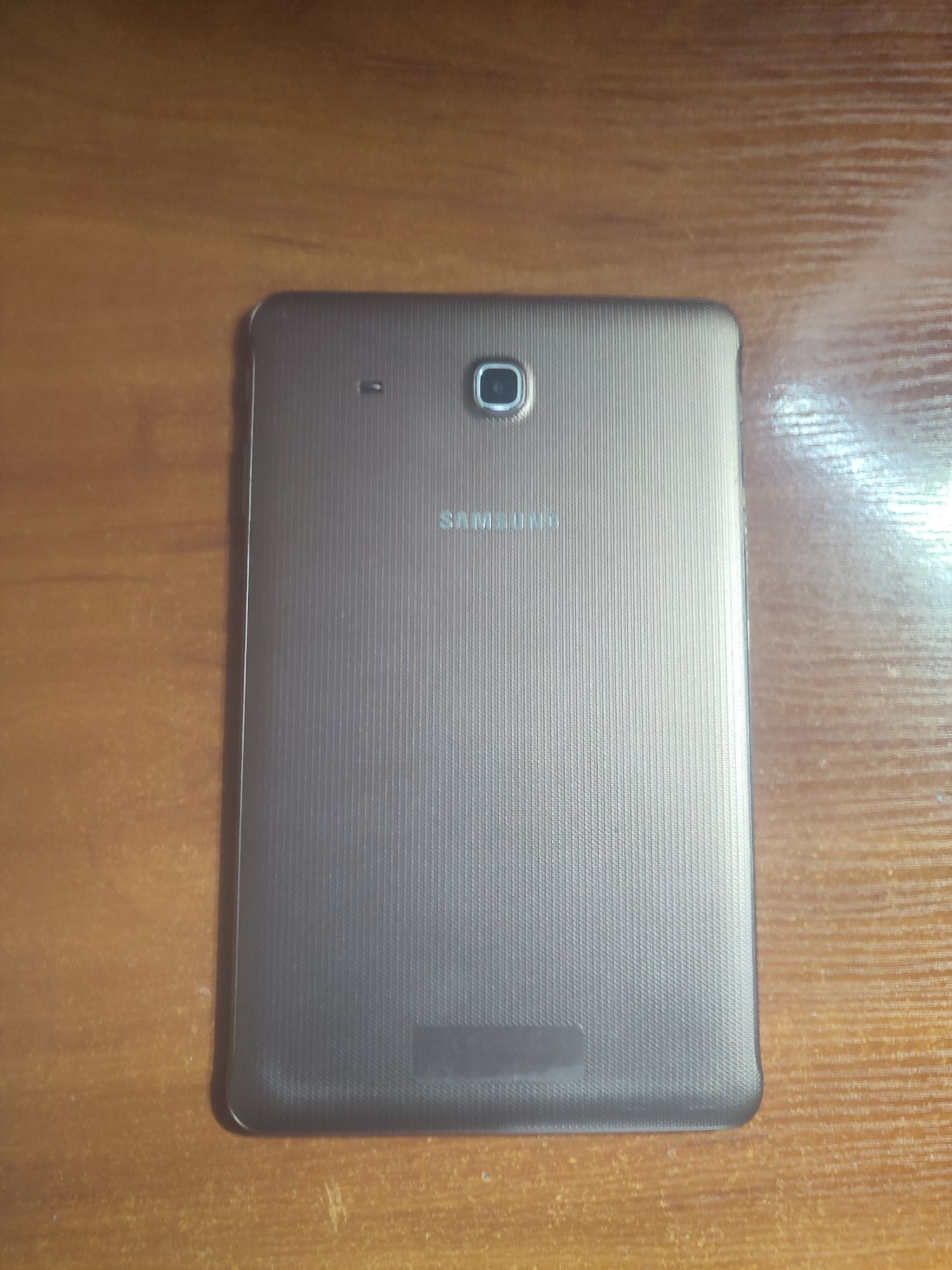 Планшет samsung T561