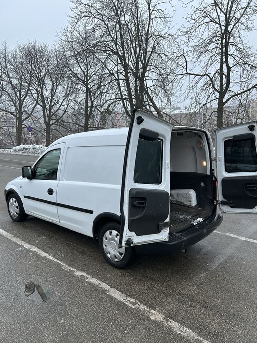 Wynajem auta dostawczego - ciezarowe. Opel combo c van 1.3 diesel