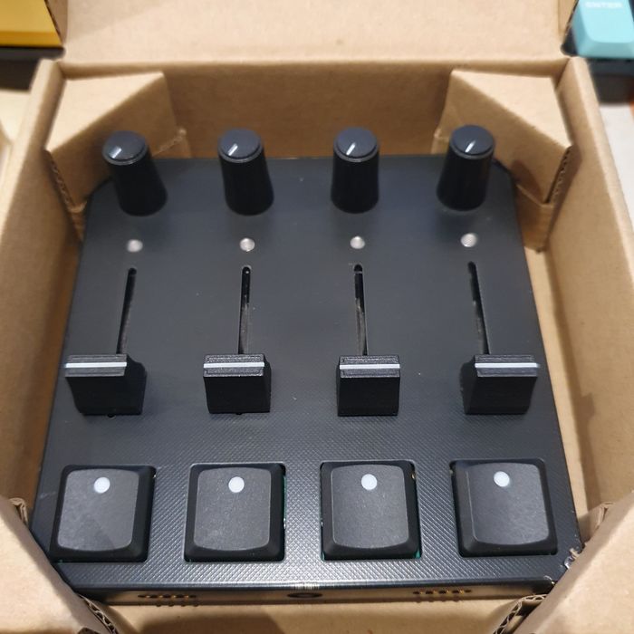 Controlador MIDI Intech Studio PBF4