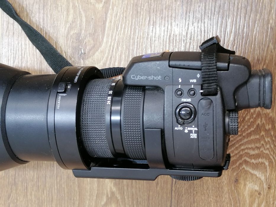 Фотоаппарат Sony DSC-R1 + Обектив Sony