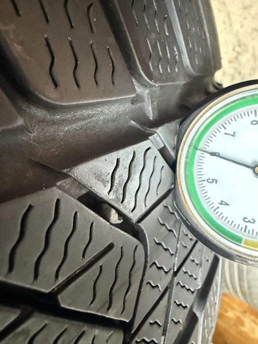 Зимові шини 235/35 R20 Pirelli Sottozero 3 4шт.