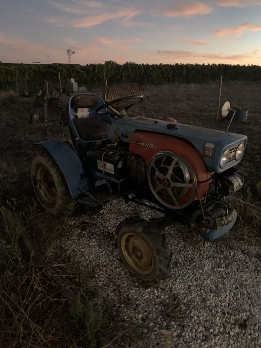 Vendo trator Hinamoto