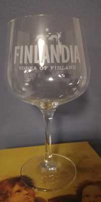 Kieliszki szklane z logo