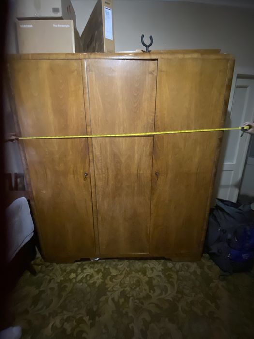 Шафа 3-дверна в стилі ретро вживана