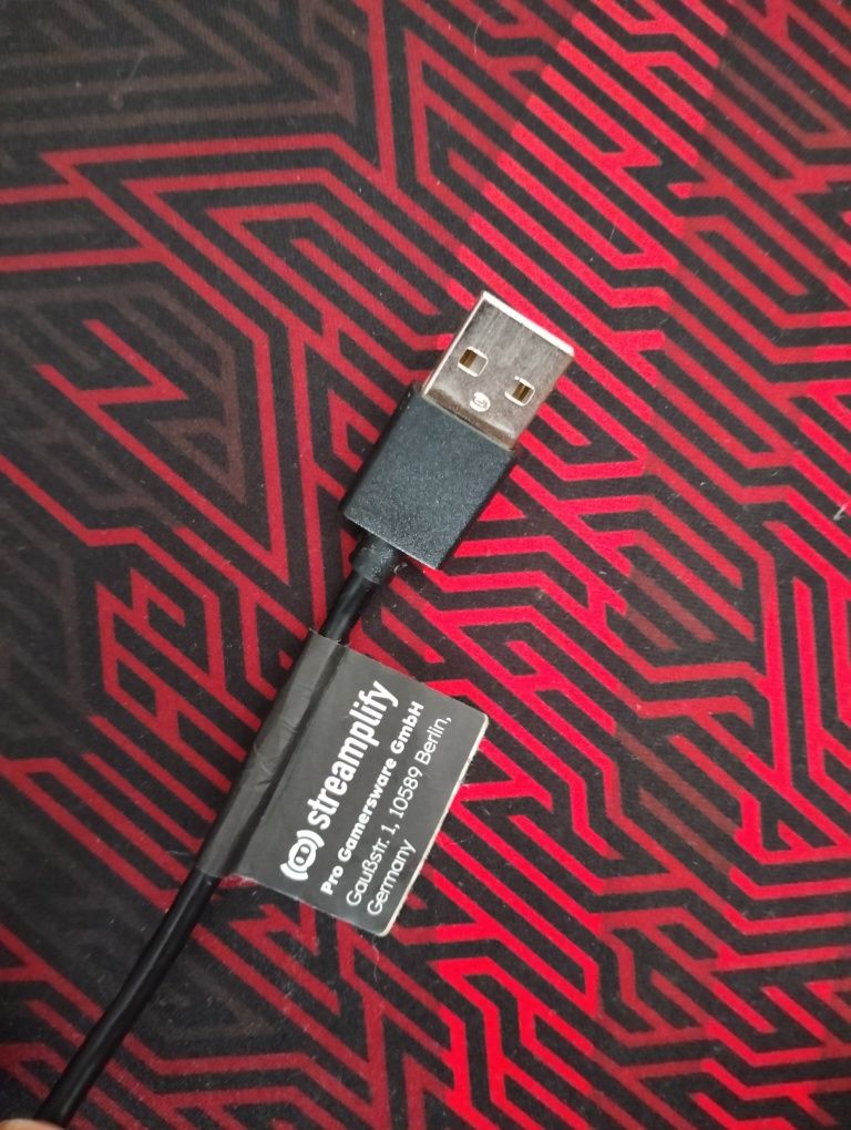 Microfone Streamplify RGB com braço