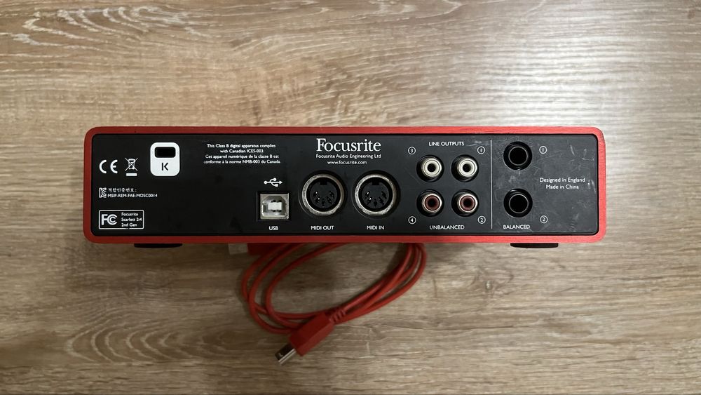 Звукова карта Focusrite 2i4 2nd gen