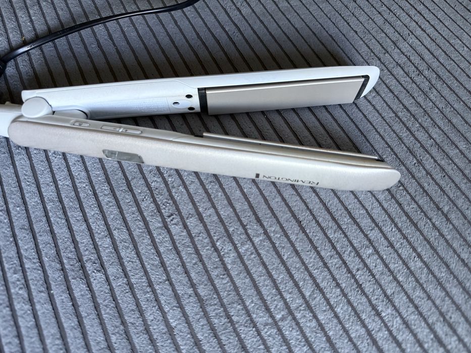 Prostownica Remington – wyświetlacz LCD max moc 230 + etui