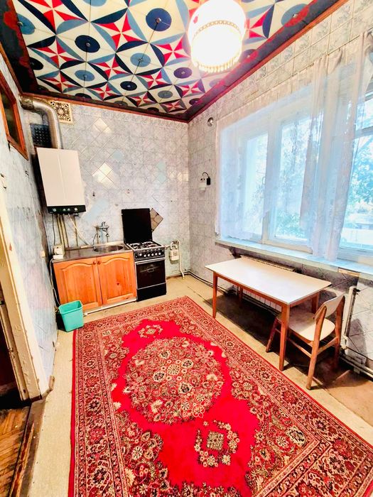 Продам елітну трикімнатну квартиру в центрі міста - 100 м².