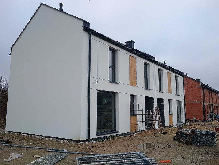 Elewacje, docieplenia budynków, remonty.