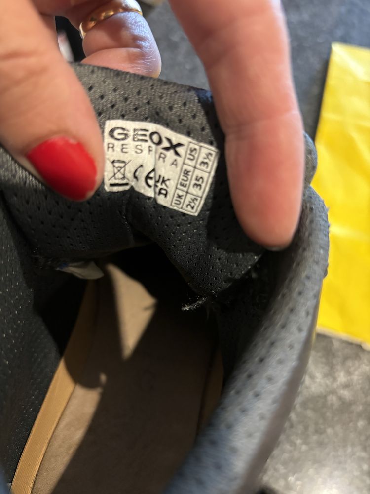 Sapatilhas da Geox e Sidewalk