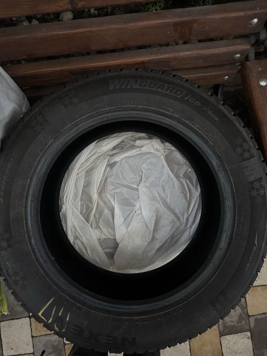 Зимові колеса майже нові Nexen 235/55/R17