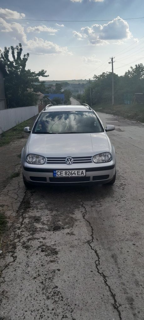 Продам гольф 4 2000год 1.6 бензин 2000року