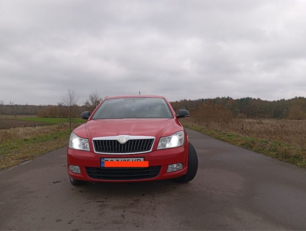 Продам срочно машину Skoda Octavia