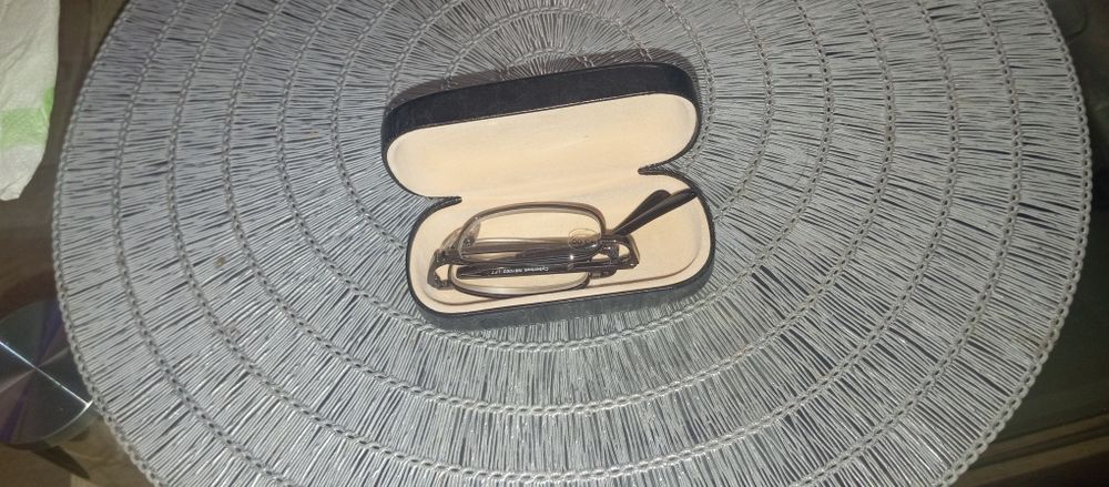 Kieszonkowe okulary do czytania +3.00