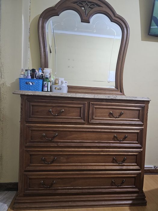 Cómoda com espelho