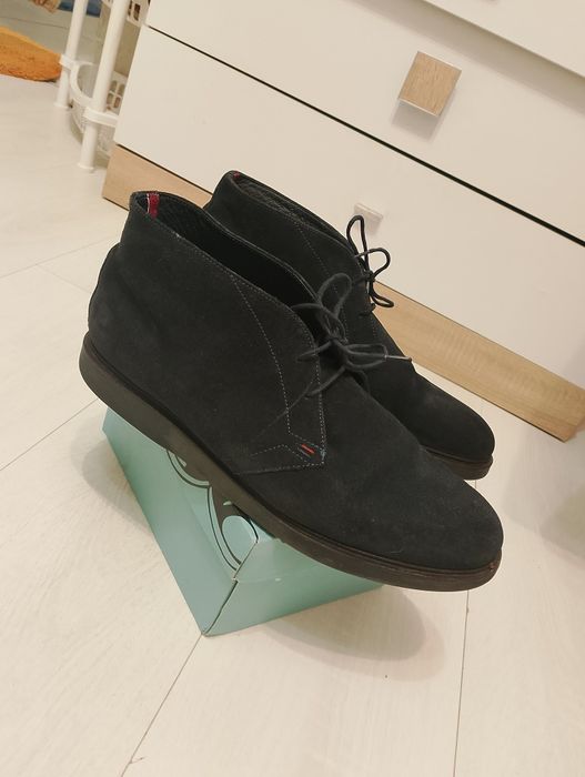 Продаю  відмінному стані фірмові замшеві ботінки