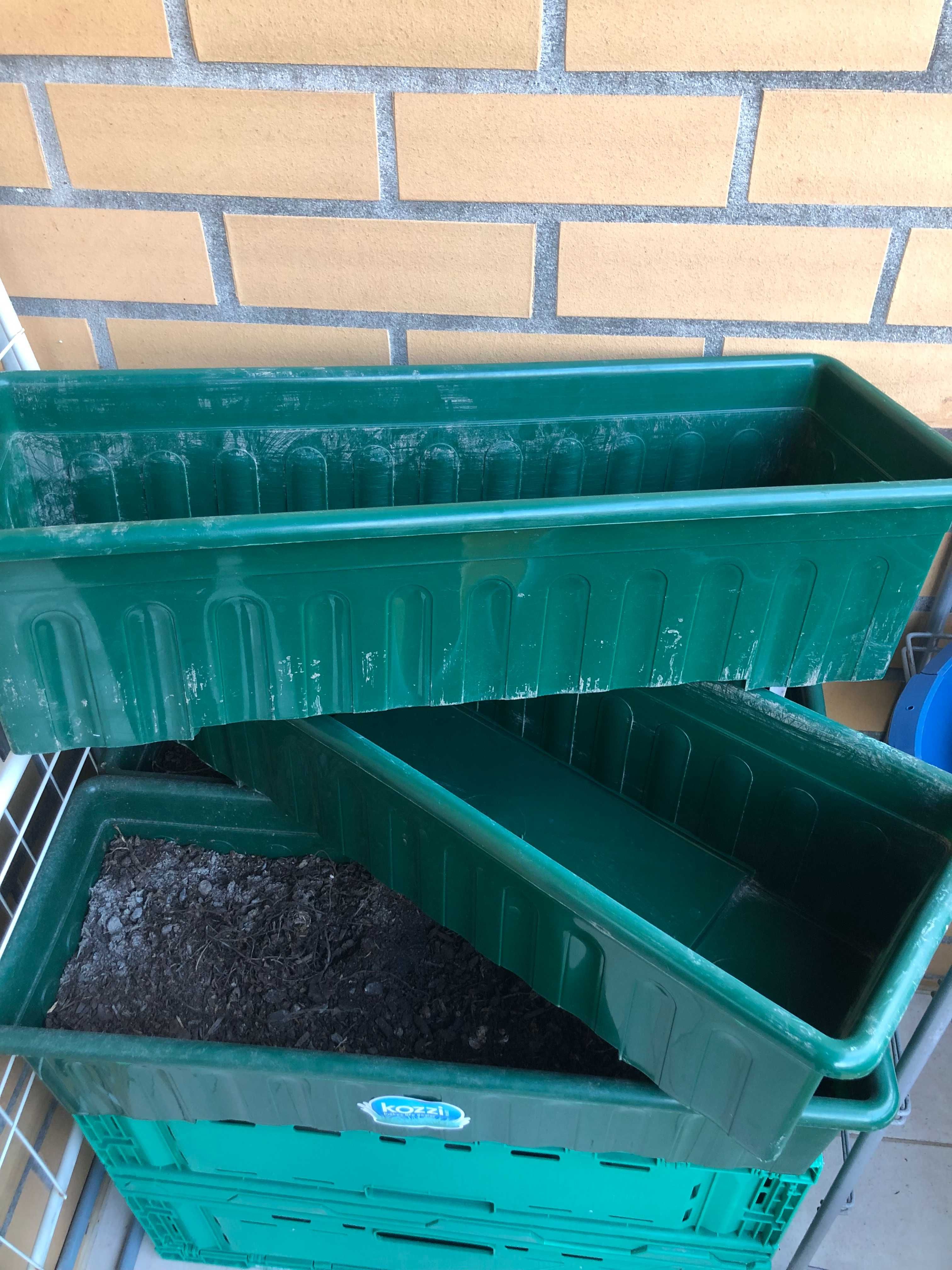 Floreira em plastico excelente estado