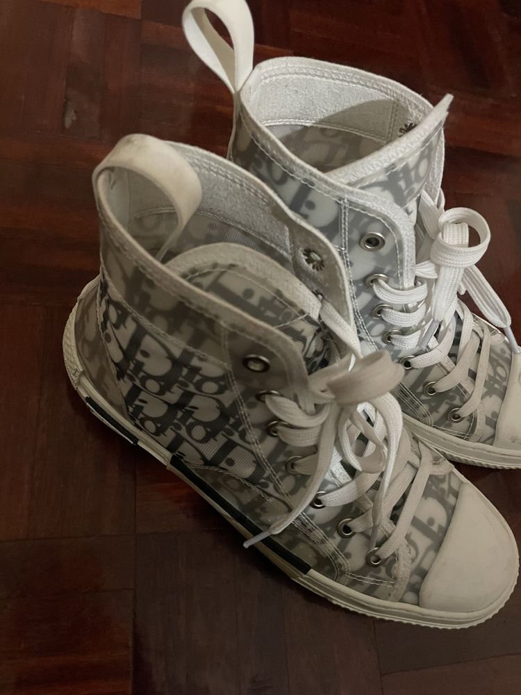 Vendo ou troco Dior b23 Novos!! Comprados na loja da dior