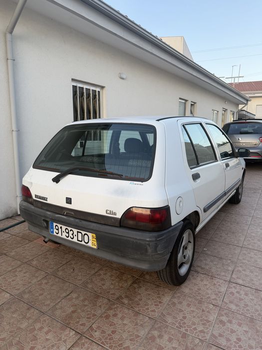 Renault Clio 1994 / aceito retoma de moto 125