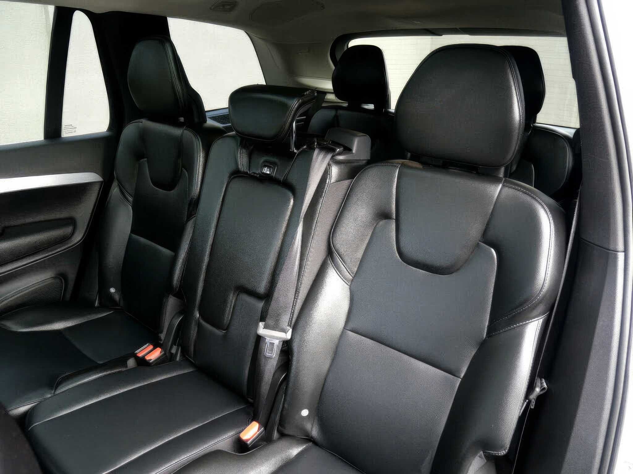 2018 Volvo XC90 T5 Momentum