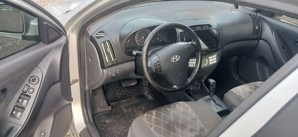 Hyundai Elantra 1.6 Газ/Бенз. АКПП