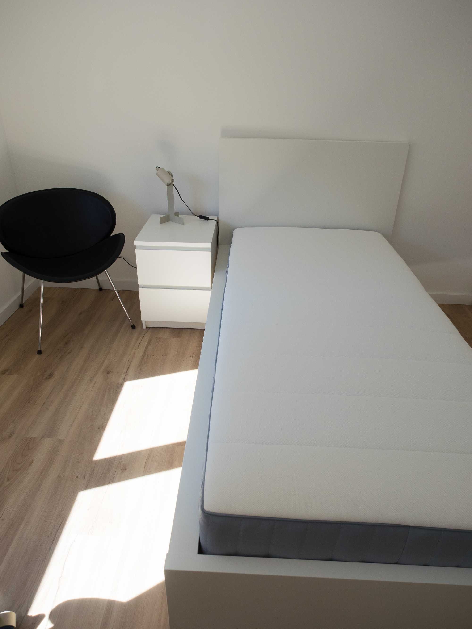 Quarto para estudante feminina – 10,5 m² com A/C! – Moscavide