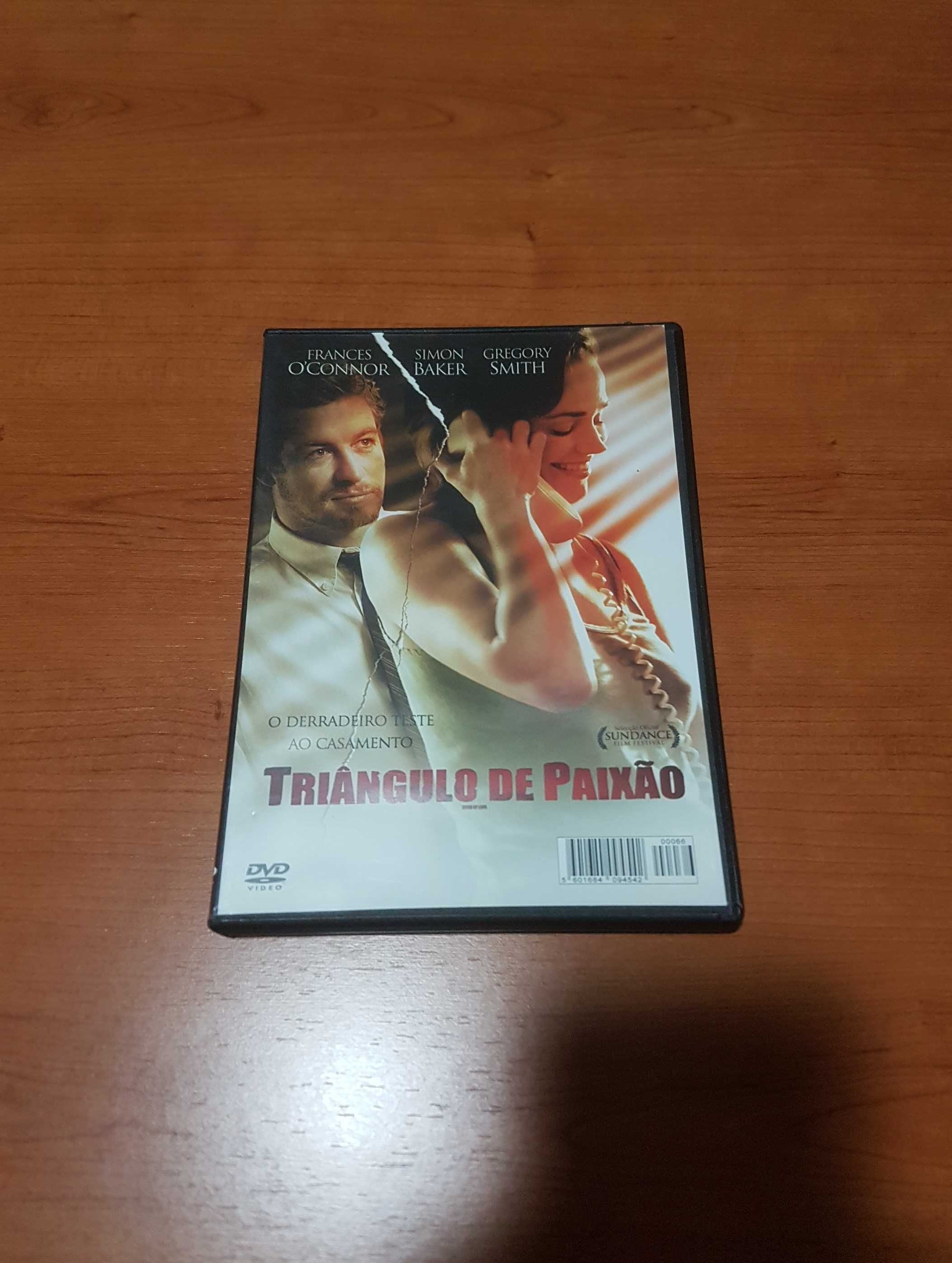 TRIÂNGULO DE PAIXÃO (Simon Baker/Frances O'Connor) Um Thriller Erótico