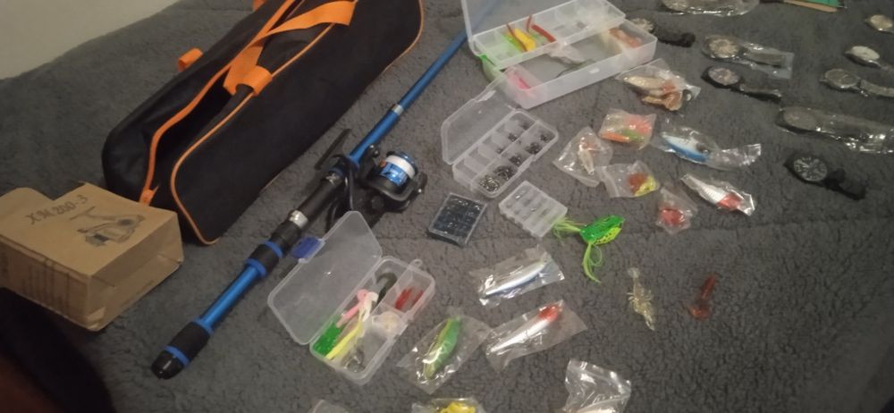 Kit de pesca 1000 anzóis inclui cana de pesca, carreto e anzóis 1000