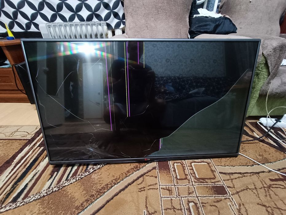 LG 42LB5500 разбита матрица на запчасти