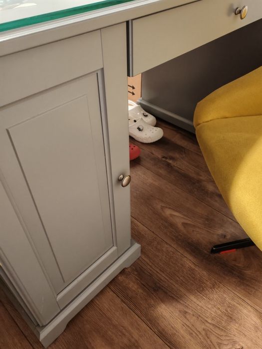 Biurko Hemnes Ikea z szybą