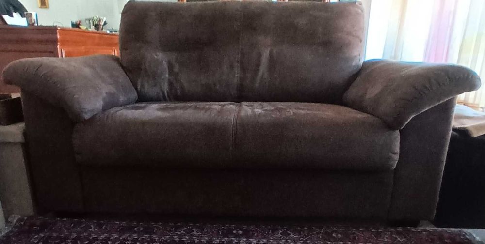 Sofá castanho 2 lugares