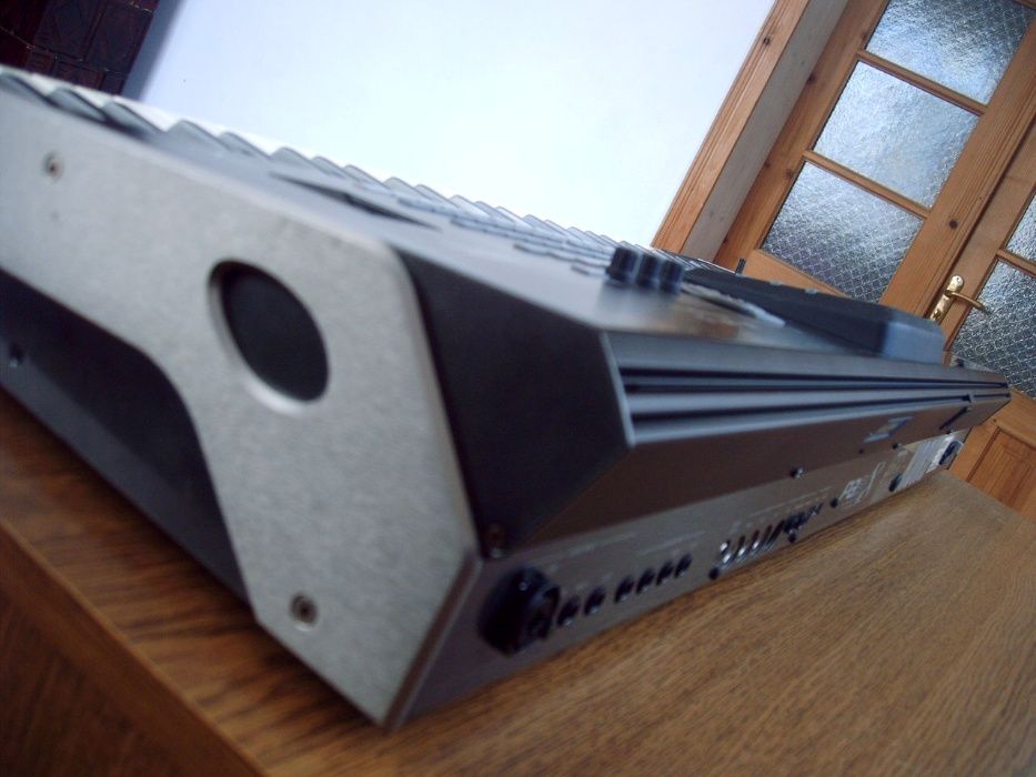 Продам Korg Pa3X ( 5 октав)