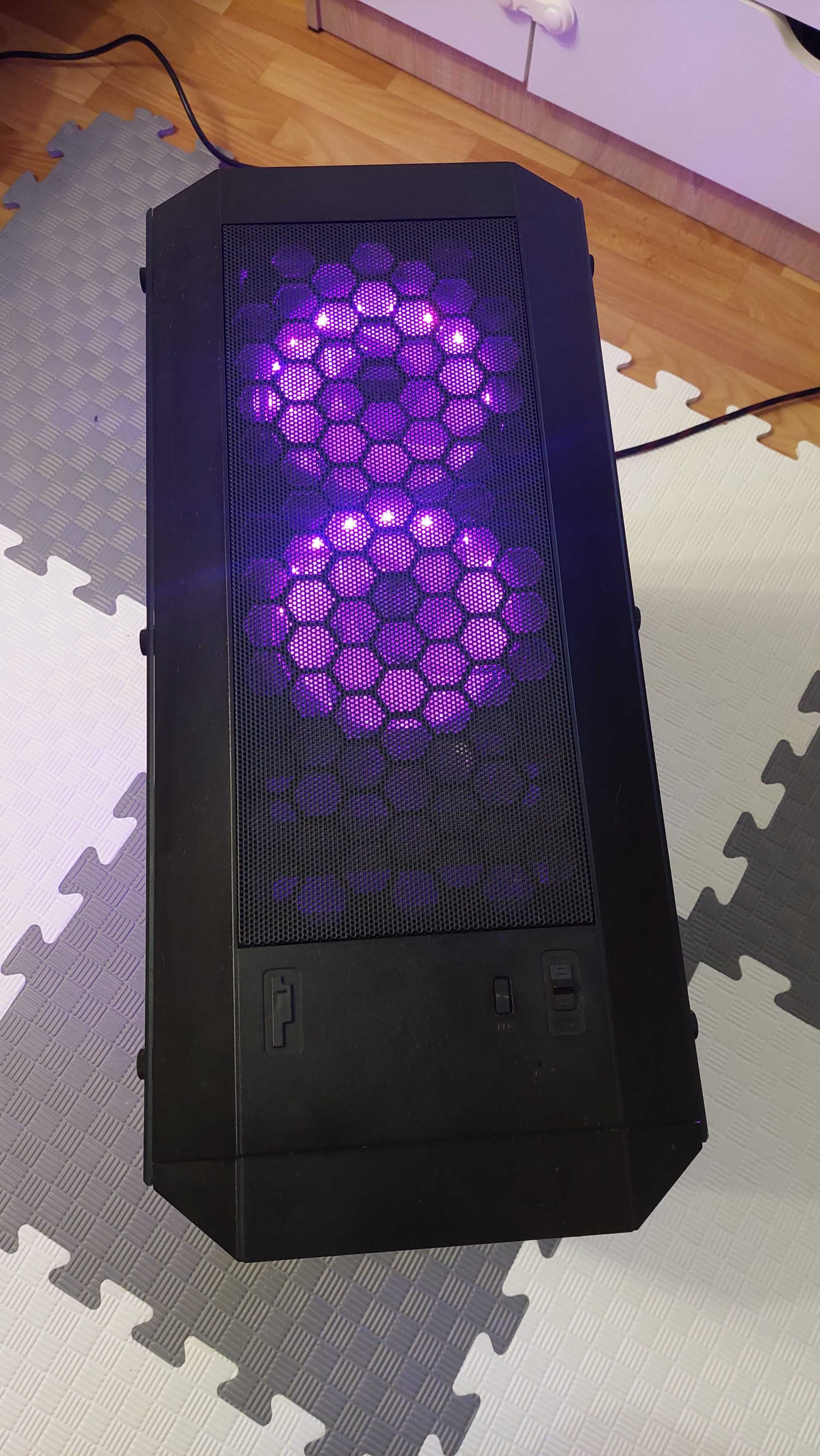 Ігровий ПК з RGB. Чудово підійде для навчання і для віддаленої роботи.