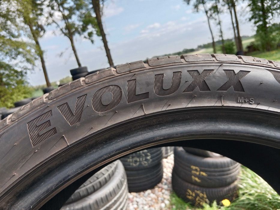 Opona używana 245/40R19 Evoluxx Capricorn UHP 1szt.
