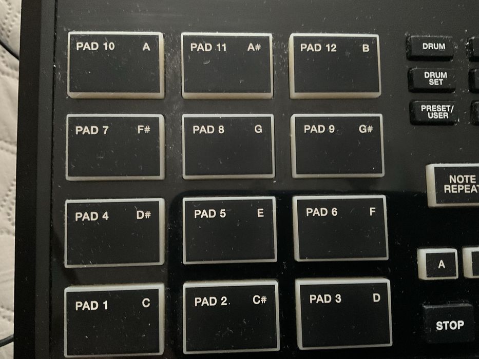 Продам beat production center Akai XR20