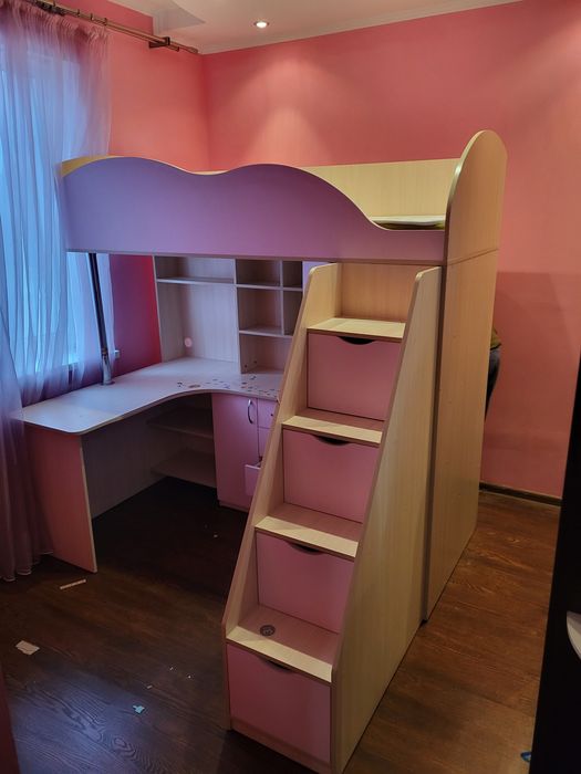 Продам дитяче ліжко горище .