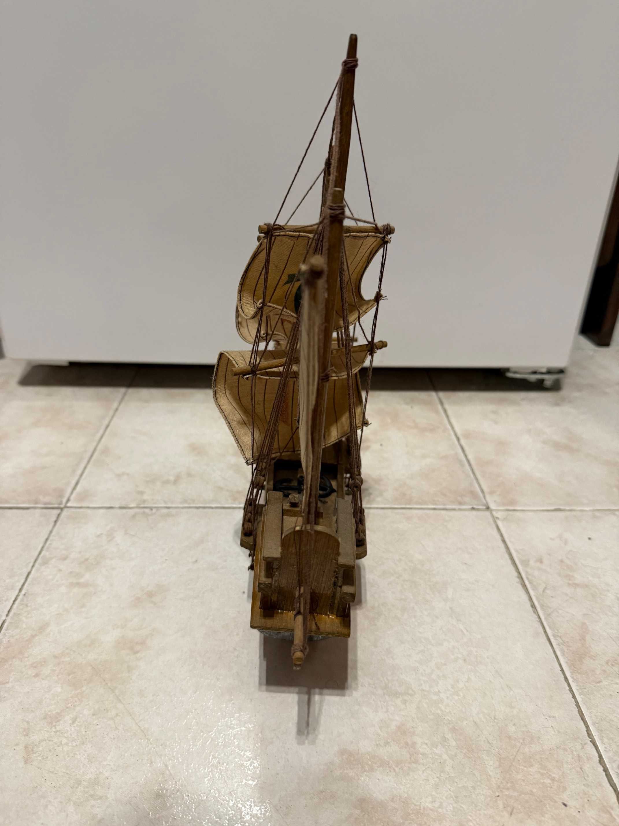 Barco em miniatura (vintage)