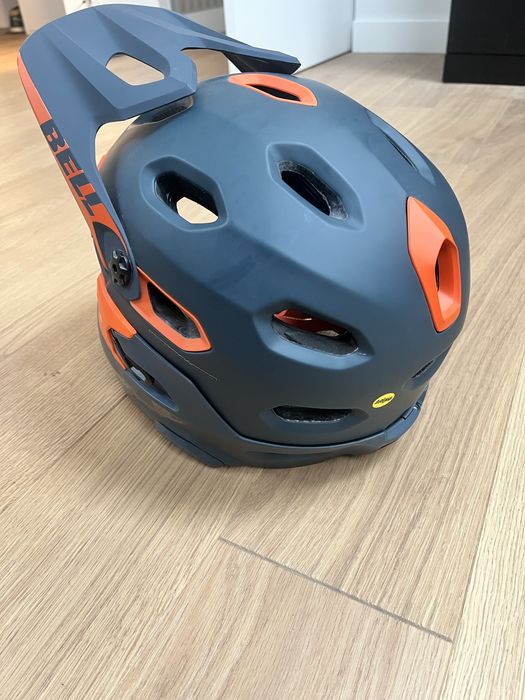 Kask rowerowy full-face Bell Super DH – nienoszony