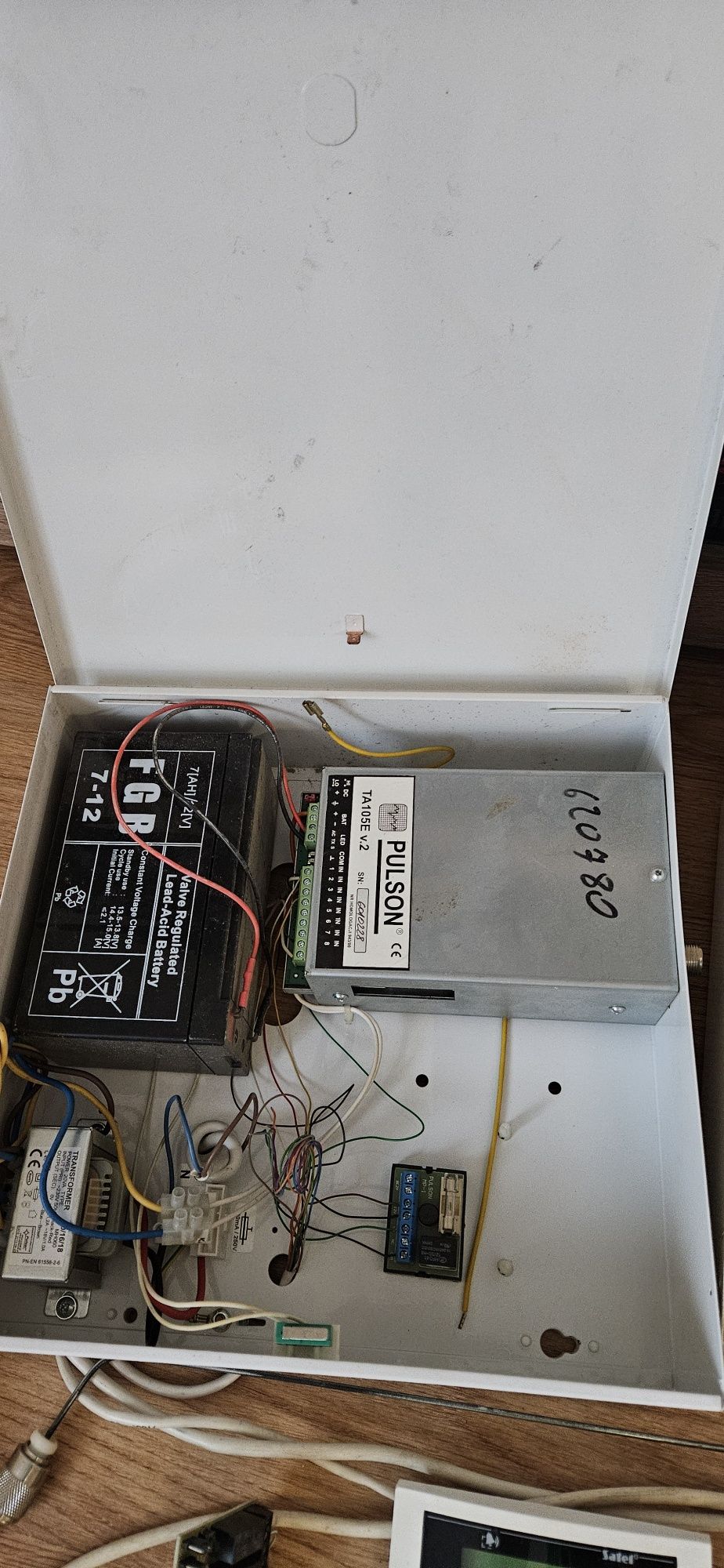System alarmowy Satel z pilotem Alarm domowy