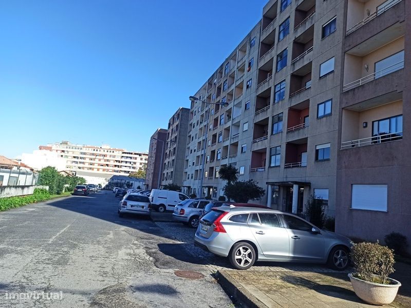 Garagen e estacionamento em Gondomar, São Pedro da Cova