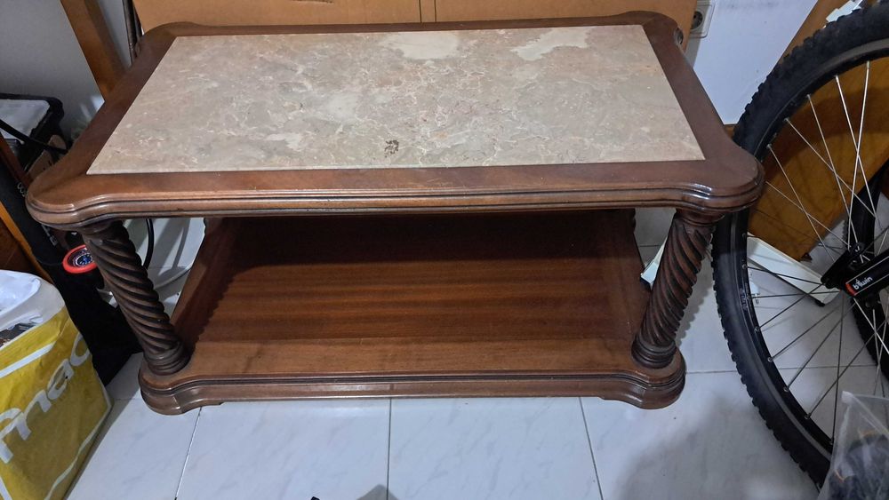 Vendo mesa sala, arca,armário gavetas