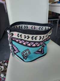 Bolsa de mão wayuu em fio acrílico