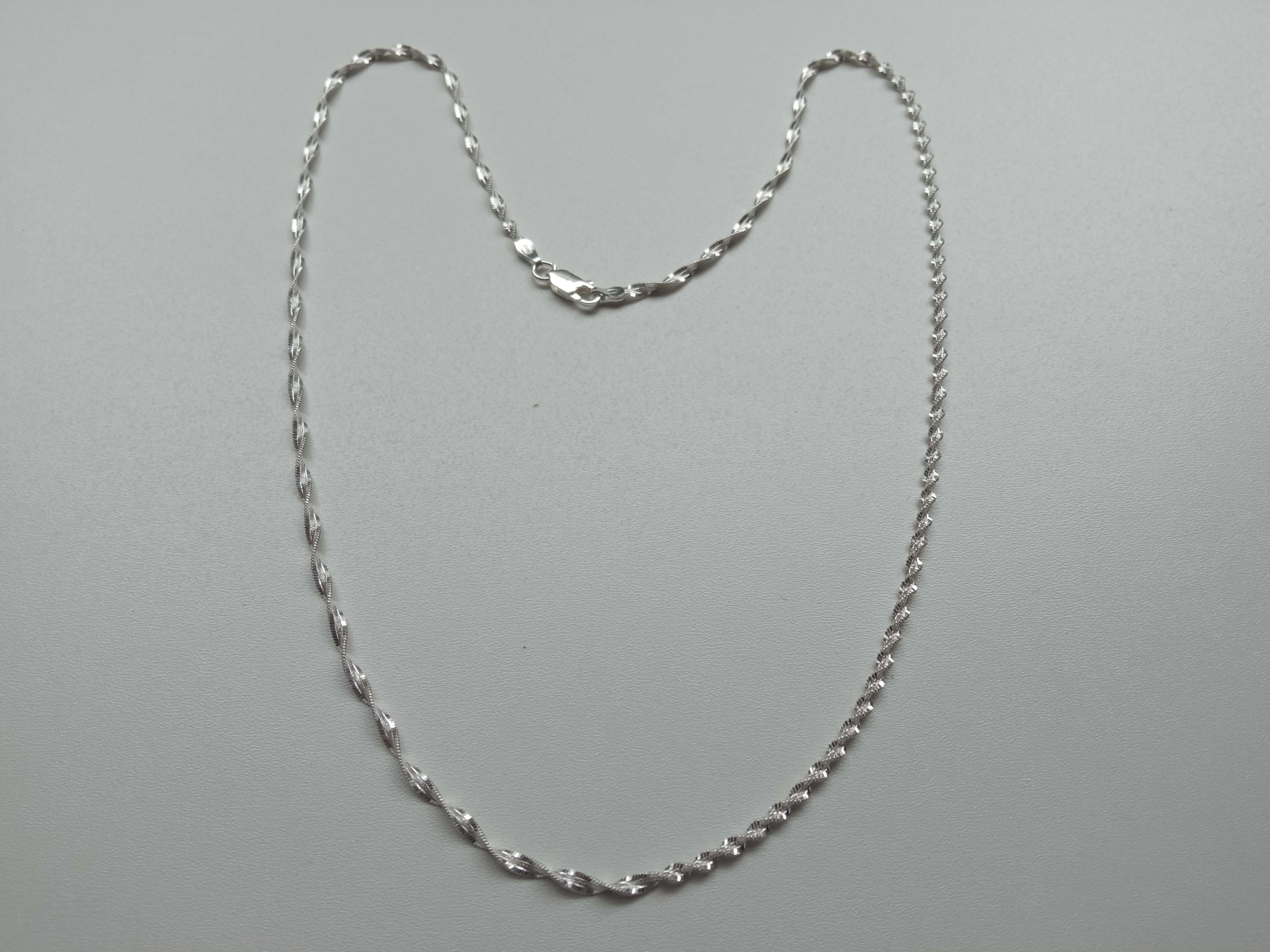 Srebrny naszyjnik Srebrny łańcuszek Spirala Skręcony śnieg 50 cm S925